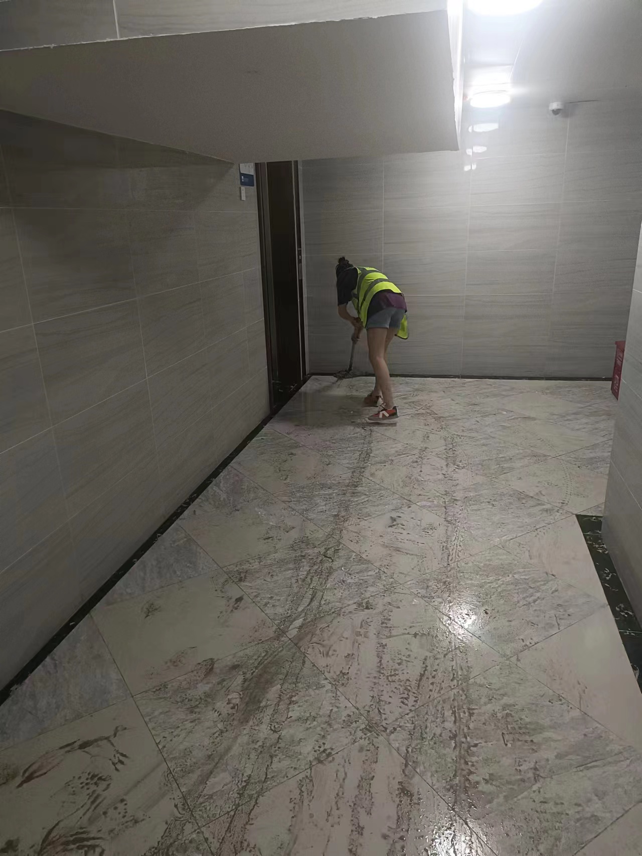 山水管家保潔 對客戶負(fù)責(zé)就是對自己負(fù)責(zé)!