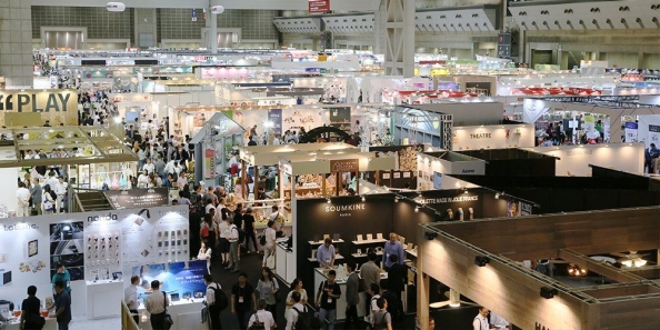 日本雜貨展GIFTEX TOKYO是日本領(lǐng)先的禮品、家居用品、文具、室內(nèi)設(shè)計(jì)用品、廚餐具廚具用品、時(shí)尚流行配飾、美容美保用品和嬰幼童用品的商務(wù)展會(huì)。 這是進(jìn)口商、批發(fā)商、零售商和來自世界各地的買家們進(jìn)行采購和尋找OEM/ODM代工廠商的最佳場所。4月、6月、9月一年三屆開展。